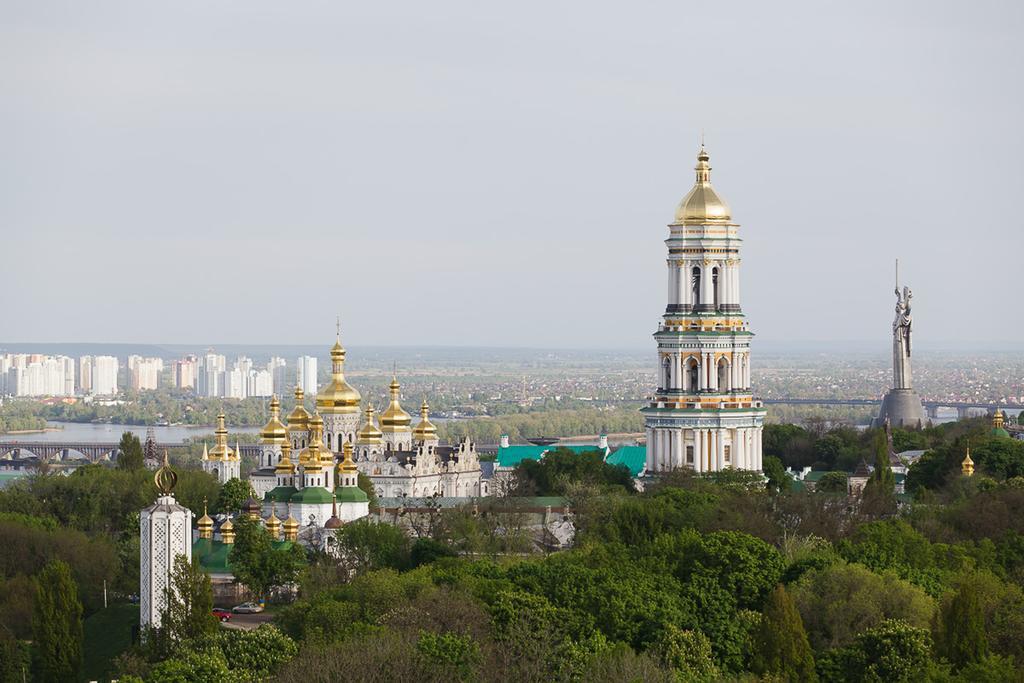 Salute Hotel Kyiv Exterior photo